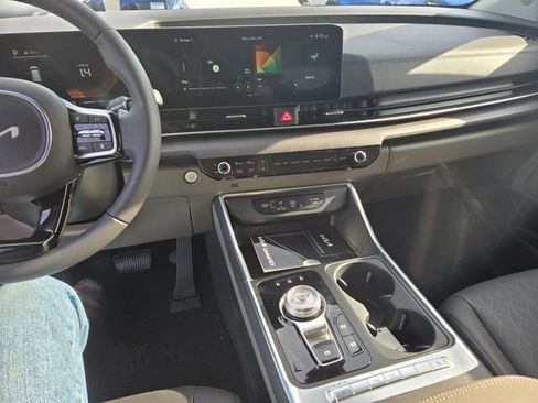 New 2026 Kia Carnival EX image 2