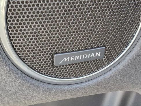 Used 2025 Land Rover Discovery Sport S image 20