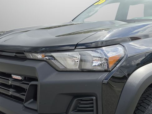 New 2026 Chevrolet Colorado Trail Boss w/ Midnight Edition AWD/4WD image 13
