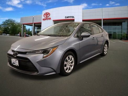 Used 2024 Toyota Corolla LE image 4