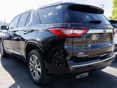 Used 2019 Chevrolet Traverse Premier w/ Driver Confidence II Package FWD image 4