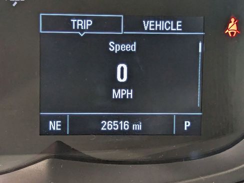 Used 2021 Chevrolet Trax LT w/ LT Convenience Package image 18