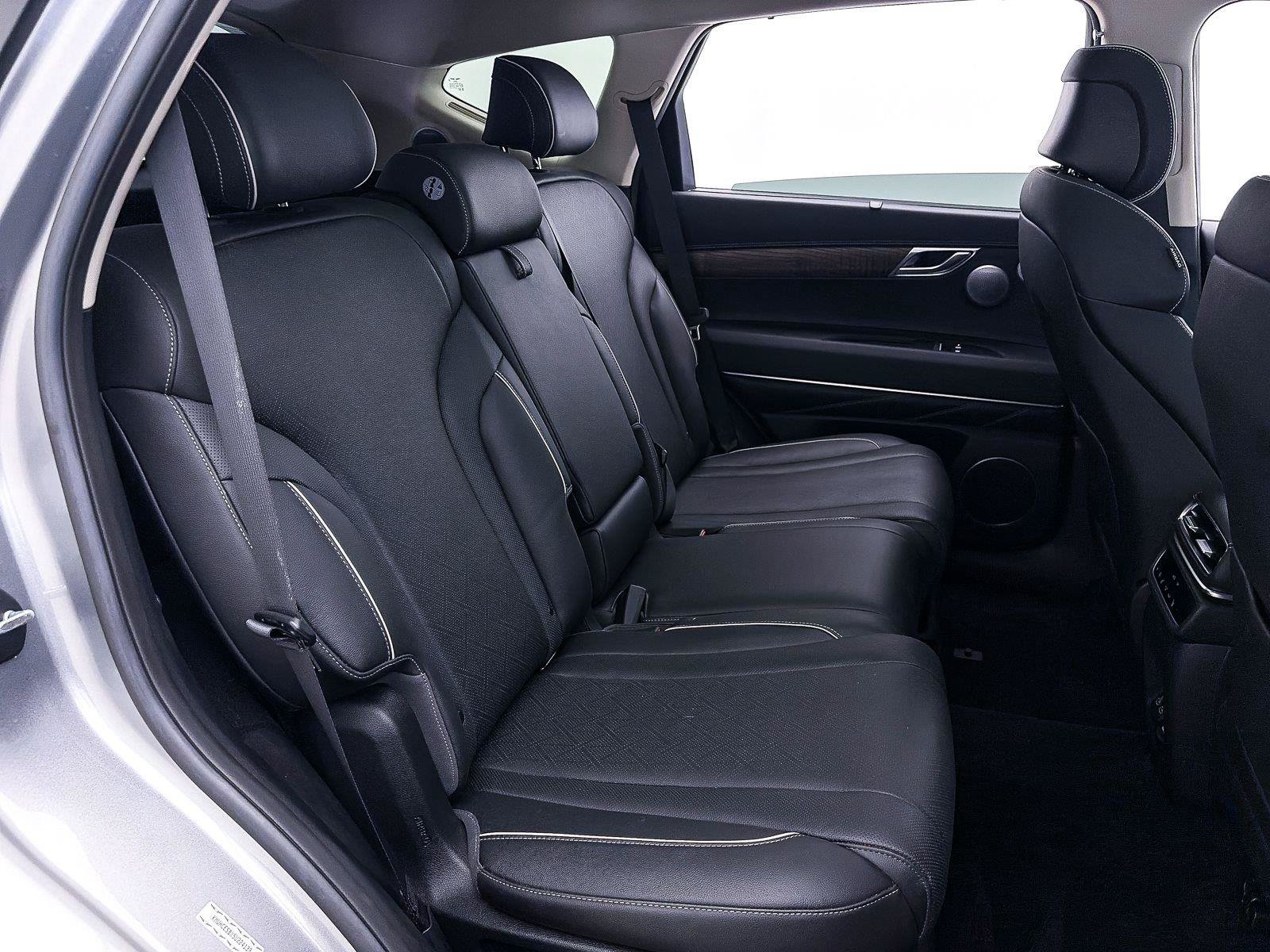 Used 2025 Genesis GV80 2.5T Prestige AWD/4WD image 41