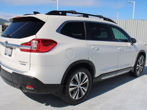 Used 2022 Subaru Ascent Limited w/ Technology Package image 3
