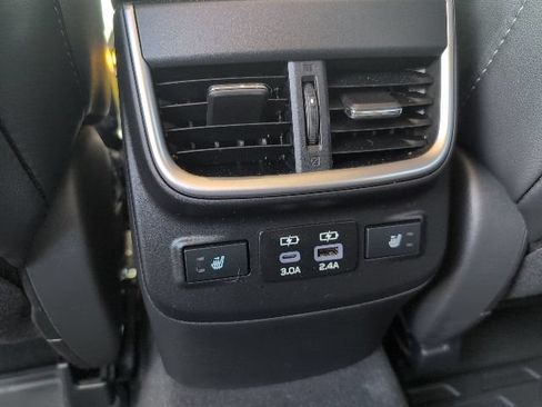 Used 2025 Subaru Outback Touring AWD/4WD image 8