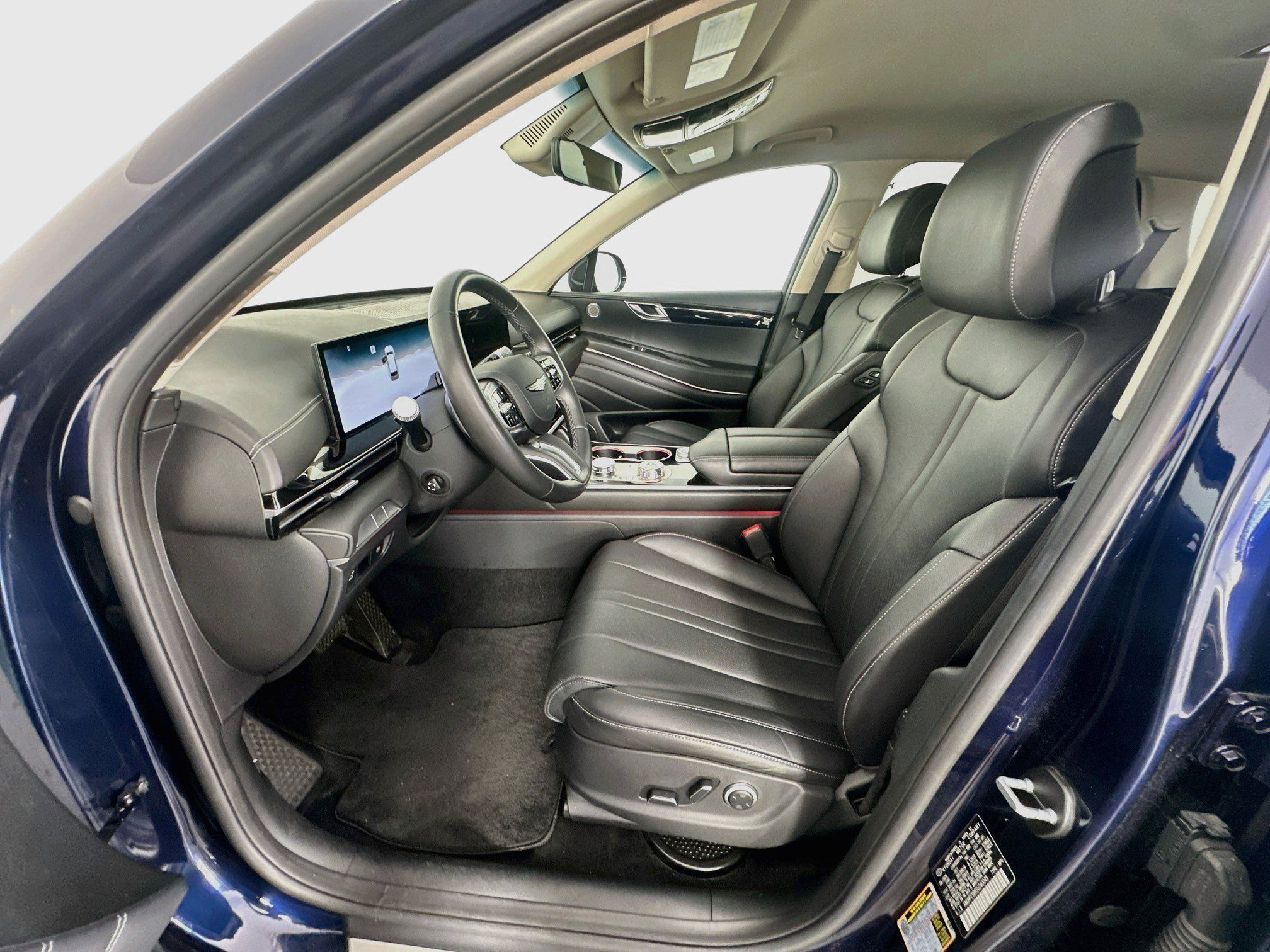 Used 2025 Genesis GV80 2.5T Standard AWD/4WD image 13