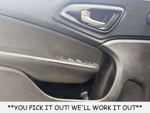 Used 2016 Chrysler 200 Limited FWD image 12