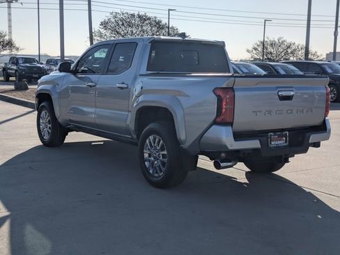 Used 2024 Toyota Tacoma Limited image 8