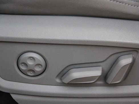 Certified 2023 Audi Q5 2.0T Premium Plus w/ Premium Plus Package image 21