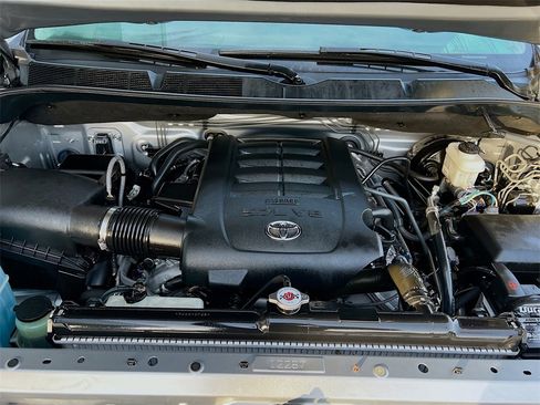 Used 2015 Toyota Tundra SR5 image 28