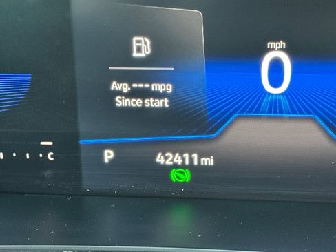 Certified 2022 Volkswagen Tiguan SE R-Line image 26