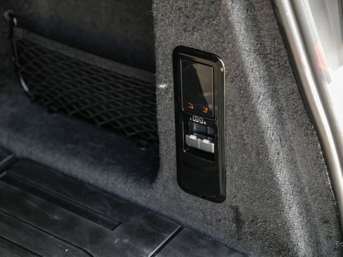 Used 2024 Land Rover Range Rover Sport SE image 89