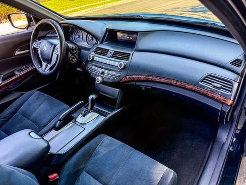 Used 2012 Honda Crosstour EX image 10