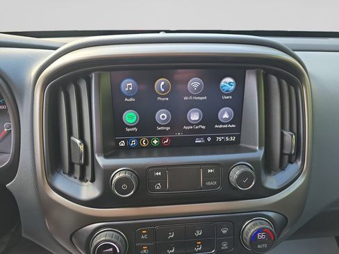 Used 2022 Chevrolet Colorado Z71 AWD/4WD image 26