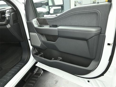 Used 2025 Ford F250 Lariat w/ Lariat Ultimate Package image 28
