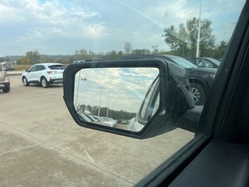 New 2025 GMC Canyon Elevation w/ Convenience Package image 59