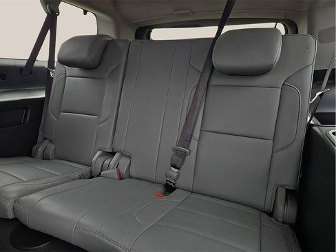 Used 2020 Chevrolet Suburban LT image 9