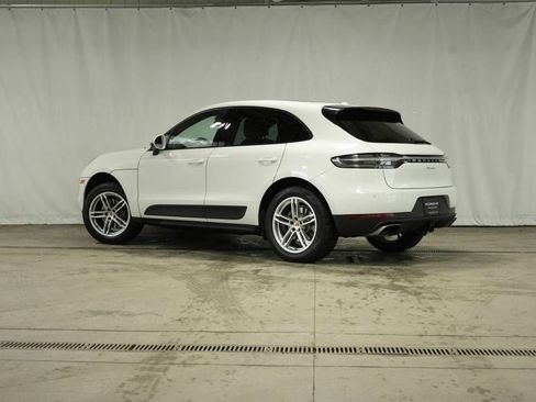 Certified 2021 Porsche Macan image 3