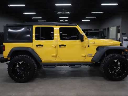 Used 2019 Jeep Wrangler Unlimited Sport S AWD/4WD image 6