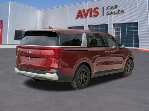 Used 2025 Kia Carnival FWD image 6