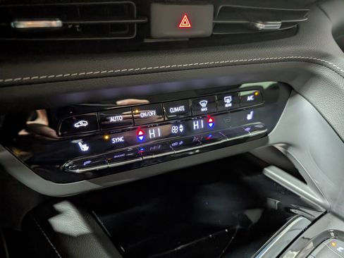 Used 2023 Buick Envision Preferred w/ Sport Touring Package image 25