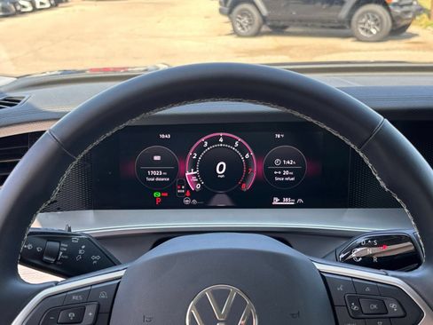 Used 2026 Volkswagen Tiguan SE AWD/4WD image 41