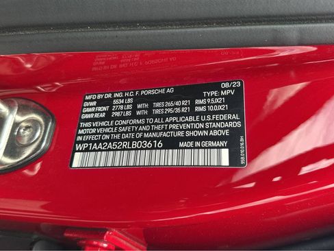 Used 2024 Porsche Macan w/ Premium Plus Package AWD/4WD image 42