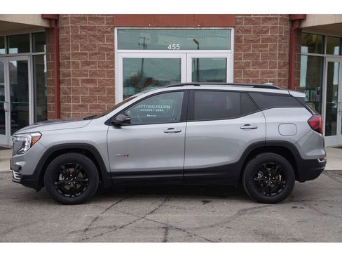 Used 2023 GMC Terrain AT4 image 5