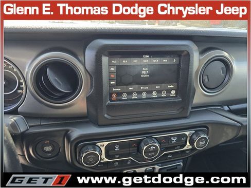 Certified 2022 Jeep Gladiator Willys image 14