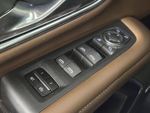 Used 2024 Chevrolet Suburban High Country AWD/4WD image 24
