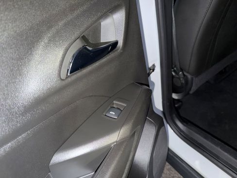 Used 2024 Chevrolet Trax LT image 23