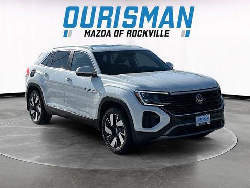 Used 2025 Volkswagen Atlas Cross Sport SEL image 1