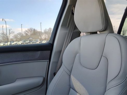 New 2026 Volvo XC90 B6 Ultra image 25