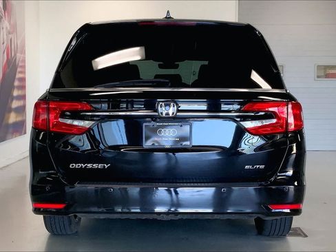 Used 2023 Honda Odyssey Elite image 5