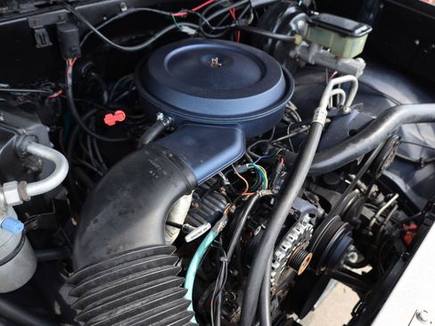 Used 1988 GMC Jimmy 4WD image 7