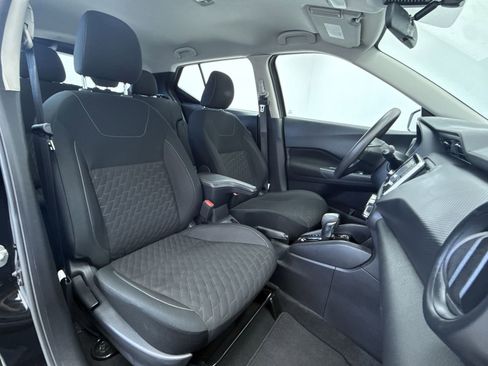 Used 2022 Nissan Kicks S image 13