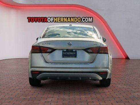 Used 2022 Nissan Altima 2.5 SV FWD image 7
