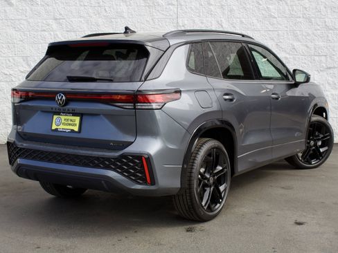 New 2026 Volkswagen Tiguan SE R-Line AWD/4WD image 8