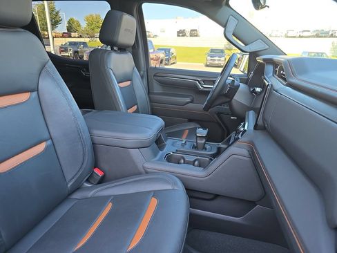 Used 2024 GMC Sierra 1500 AT4 w/ Technology Package AWD/4WD image 10