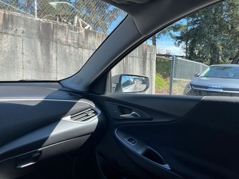 Used 2024 Chevrolet Malibu LT image 36