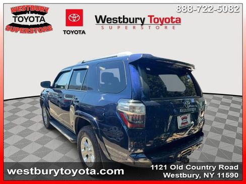 Used 2018 Toyota 4Runner SR5 AWD/4WD image 5