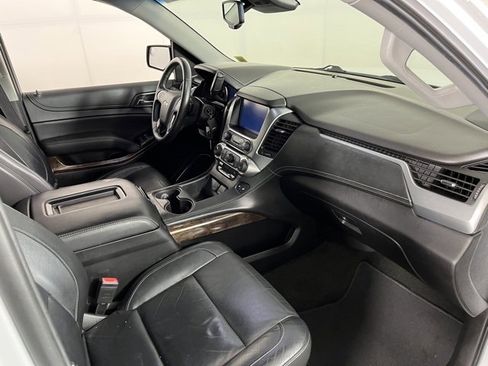 Used 2017 Chevrolet Suburban LT image 44
