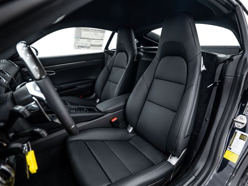 Certified 2025 Porsche 718 Cayman image 5