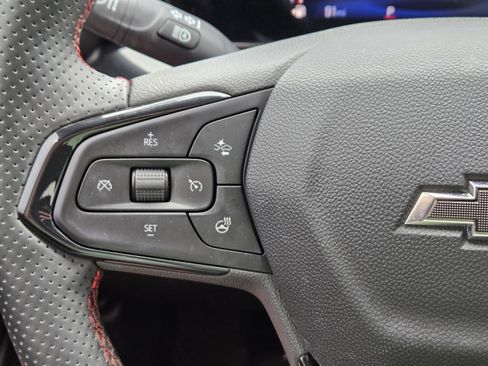 Used 2025 Chevrolet Trax RS w/ Driver Confidence Package FWD image 21