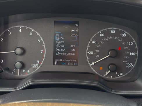 Used 2025 Toyota Corolla LE FWD image 27