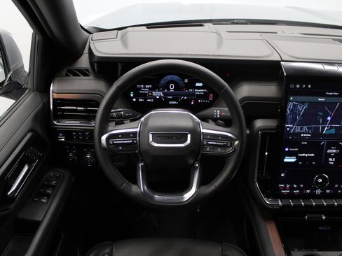Used 2025 GMC Yukon Denali image 20