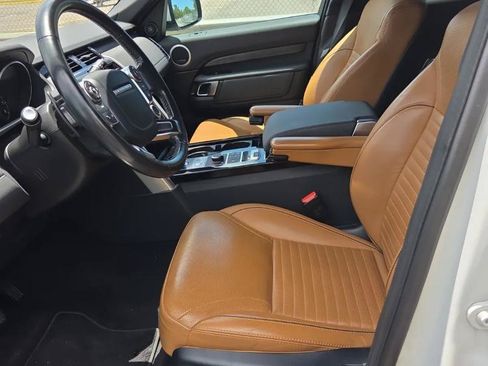 Used 2017 Land Rover Discovery HSE AWD/4WD image 8