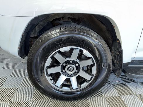 Used 2019 Toyota 4Runner TRD Off-Road Premium AWD/4WD image 12