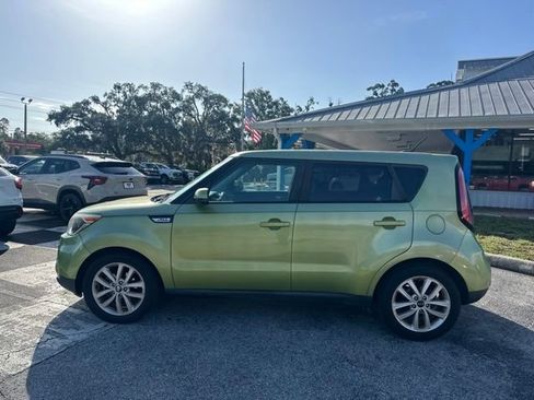 Used 2018 Kia Soul + FWD image 2