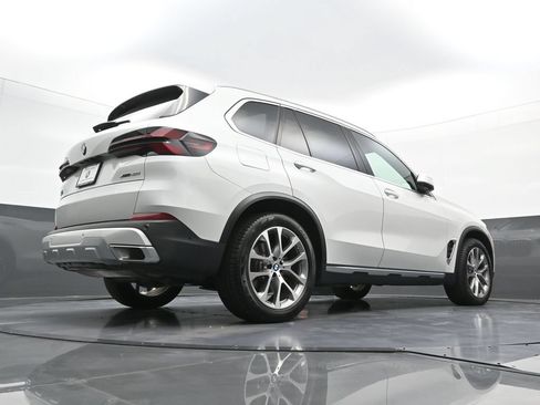 Used 2024 BMW X5 xDrive40i w/ Premium Package AWD/4WD image 28